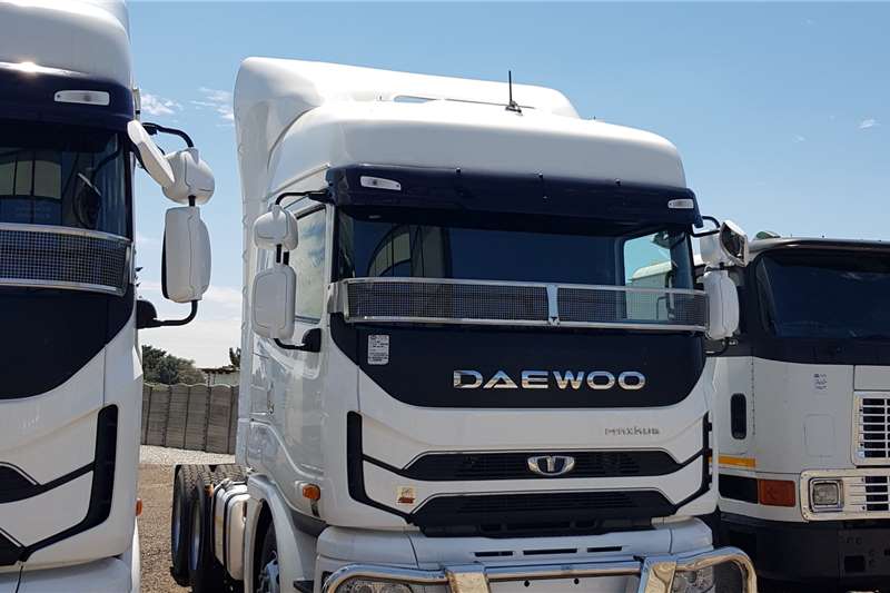 Daewoo Double axle DAEWOO MAXIMUS 7548 KL3TX 6X4TT CUMMINS ISX Truck tractors