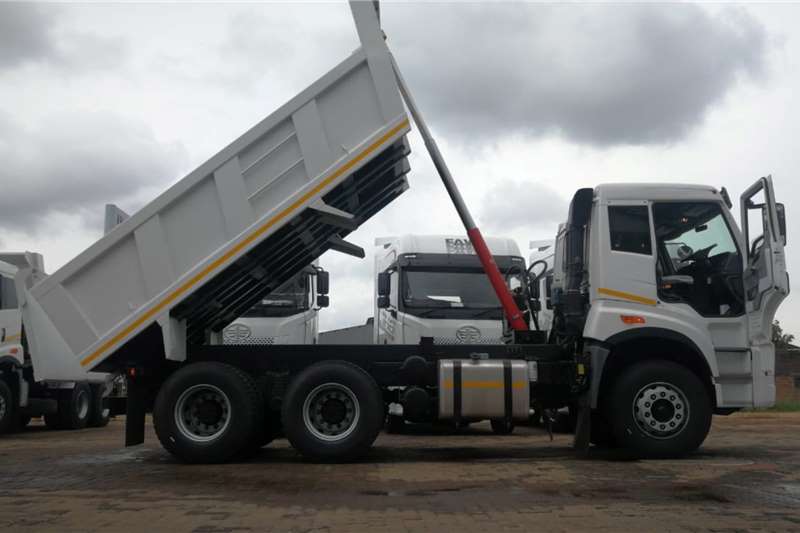 2024 FAW J5N 28.290 FD fitted with a 10 m3 Tipper