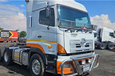 2010 Hino  2848