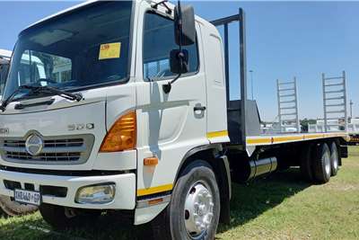 2008 Hino  500 Flatbed with Beaver Tail