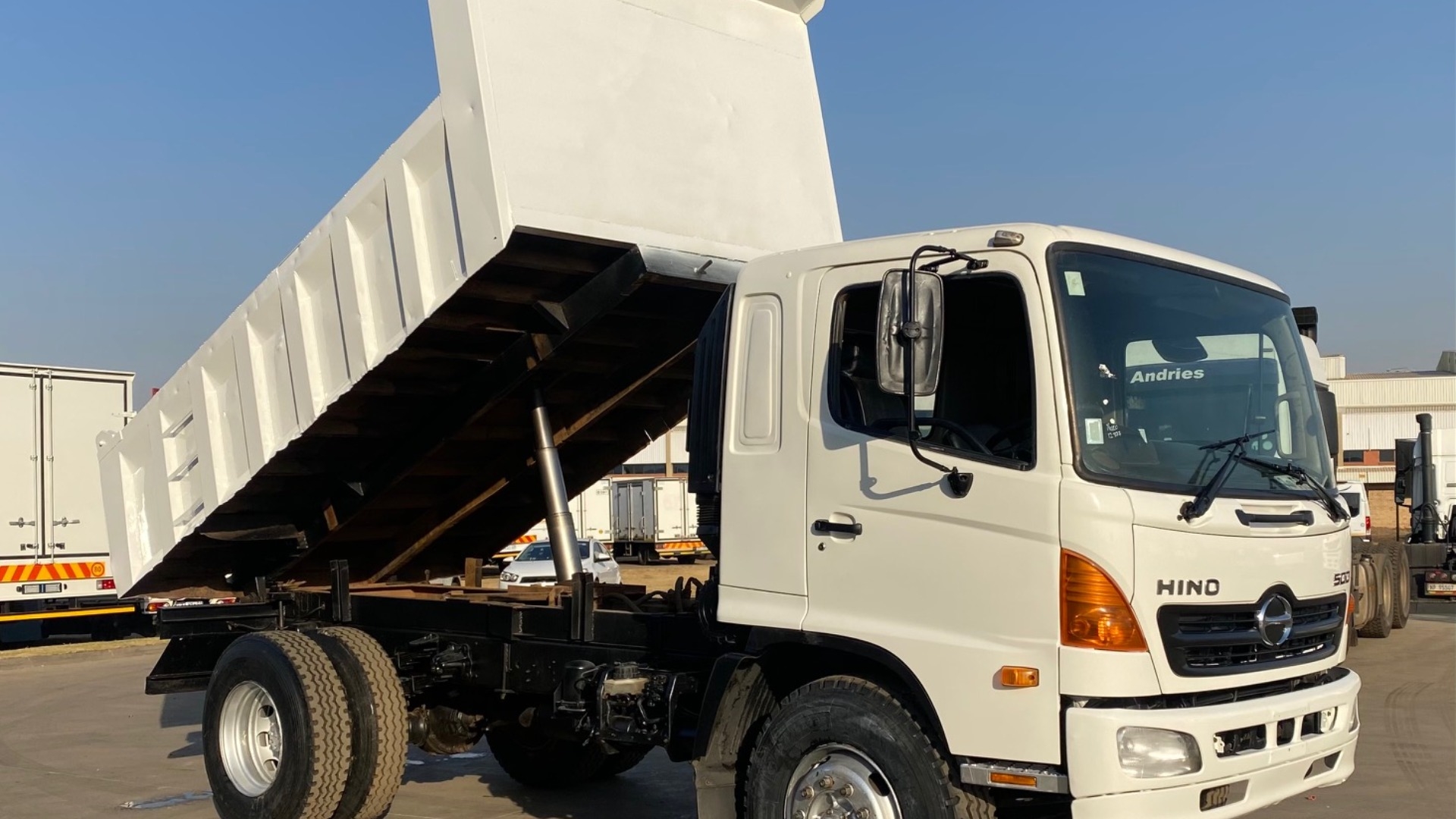 2014 Hino 2014 HINO SERIES 500 1324, 6m Tipper Tipper trucks Trucks for ...