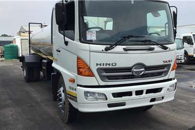 Hino 2014 Hino 500 1626 8000L water tank Water bowser trucks