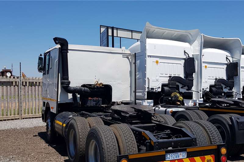 International Double axle INTERNATIONAL EAGLE 9800 6X4TT N14C+ CUMMINS MANUA Truck tractors