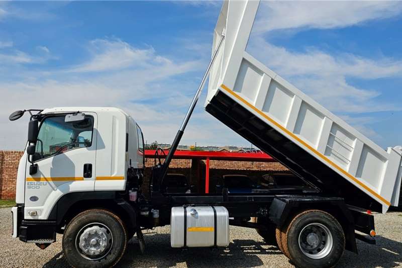 2018 Isuzu FVR 900, 4x2, FITTED WITH BRAND NEW TIPPER EQUIPME