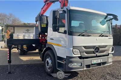 2014 Mercedes Benz  1518 Atego Dropside with F170A Fassi Crane