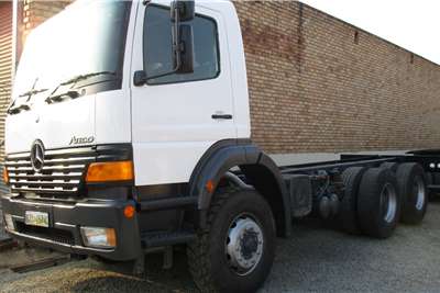 2001 Mercedes Benz  26-28 Atego Chassis Cab
