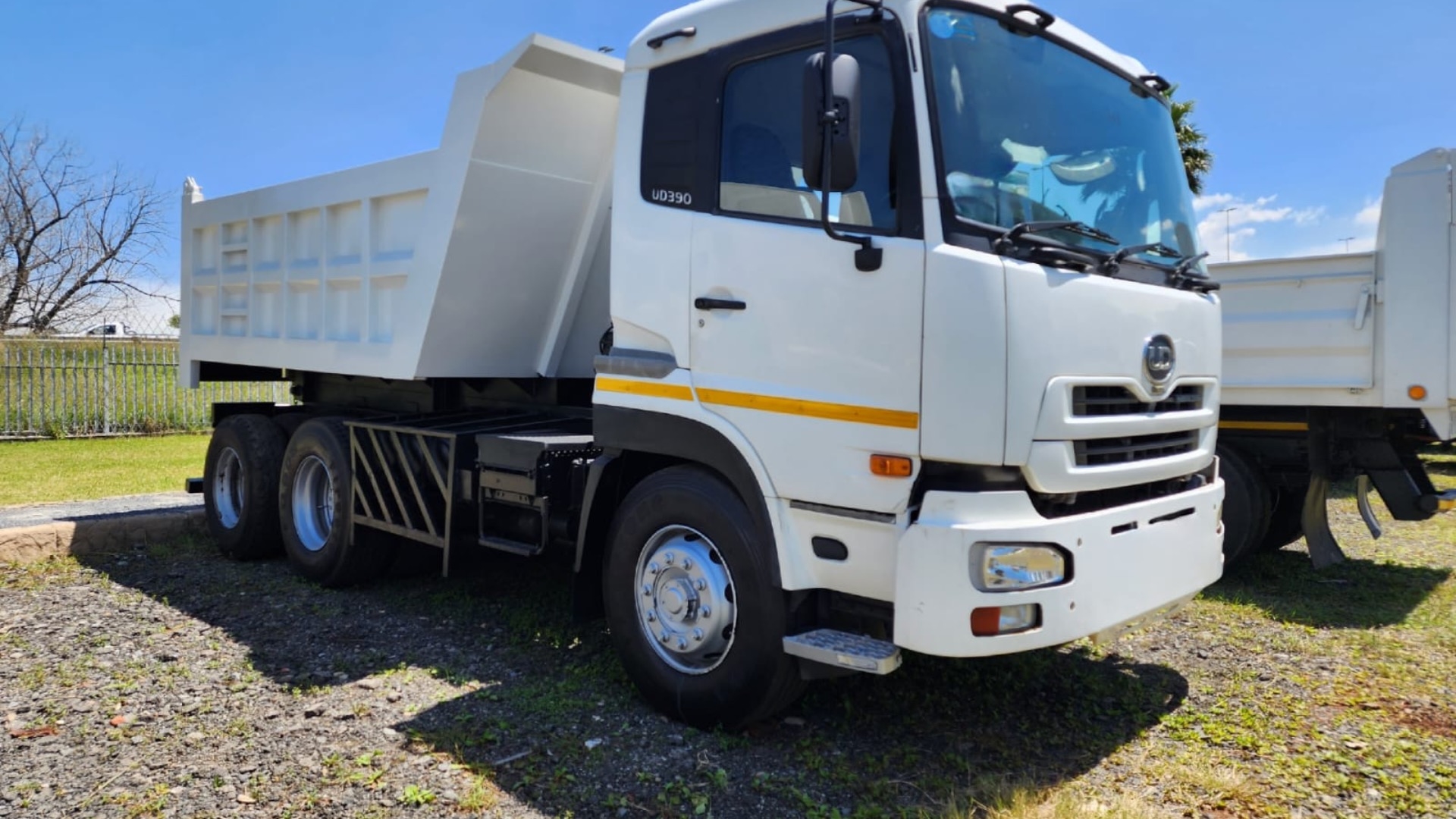2008 Nissan Nissan UD390 10 Cube Tipper Tipper trucks for sale in Gauteng |  R 665,000 on Agrimag