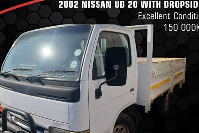 2002 Nissan  UD20