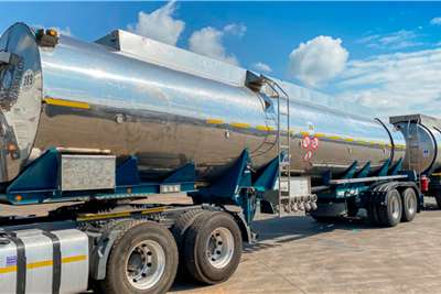 1998 Tank Clinic  Rosbys Stainless Steel Tanker & Pup Trailer