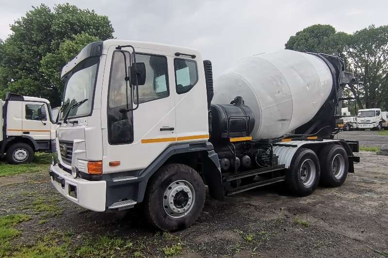 Tata TATA NOVUS 8CUBE CONCRETE MIXER Concrete mixer trucks