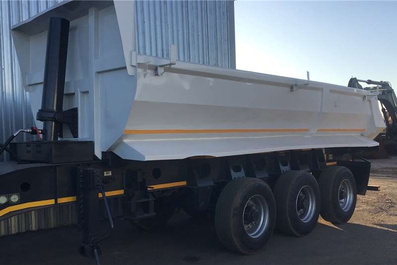 2014 Volvo  2014 Volvo FMX440 8X4 Tipper with 15 cube Afrit